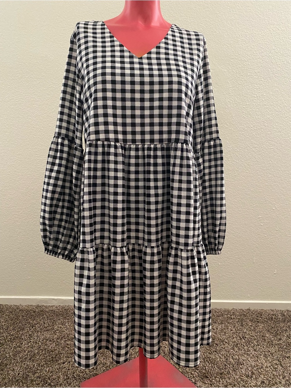Black & White Gingham V-Neck Tiered Dress - S